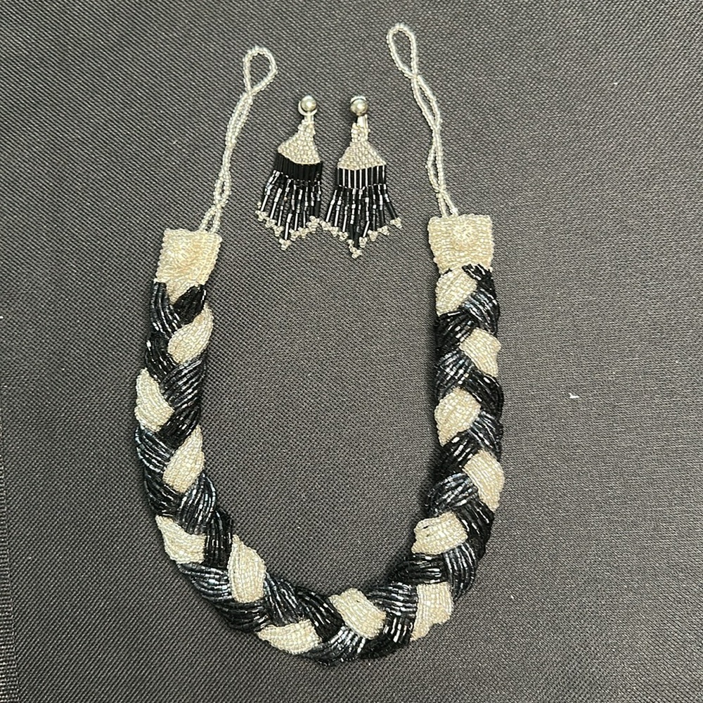 Handmade Elegant micro beaded Native American  Black&Silver necklace/earrings